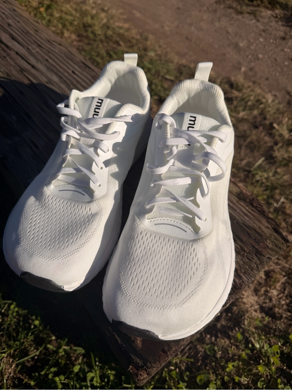 MUUV unisex walking sneakers